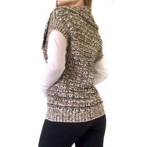 St. John Designer Crochet Knitted Snap Closure Collared Sleeveless Sweater Vest